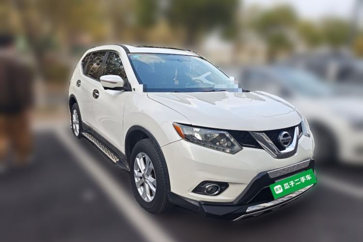 Used Nissan X-Trail 2015 2.0L CVT Comfort MAX Edition 2WD Front Right 45 Deg