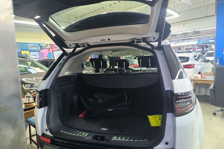 Used Land Rover Discovery Sport New Energy 2022 Facelifted P300e Plug-in Hybrid Electric Version Trunk