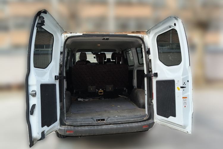 Used Ford Transit 2019 2.0T Diesel Multi-Purpose Commercial Vehicle Short Wheelbase Low Roof 6-Seater China VI Standard
