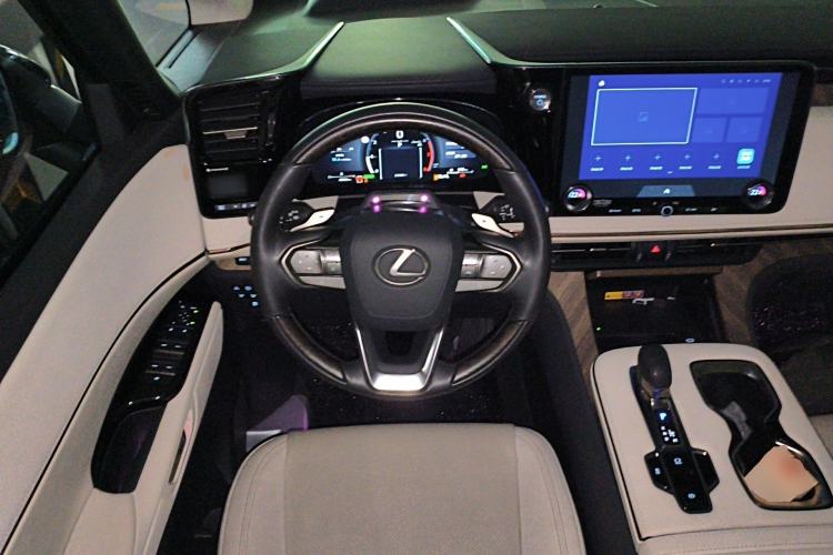 Used Lexus LM 2023 500h Six-Seater Prestige Edition