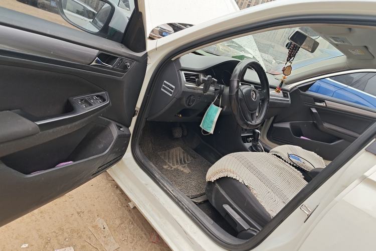 Used Volkswagen Bora 2016 1.6L Automatic Fashion Model Driver Seat