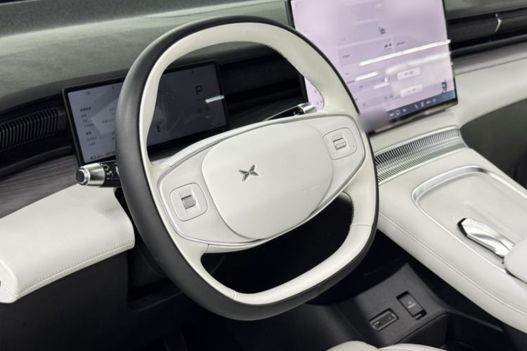 Used XPeng X9 2024 702 Ultra-Long Range Pro Steering Wheel