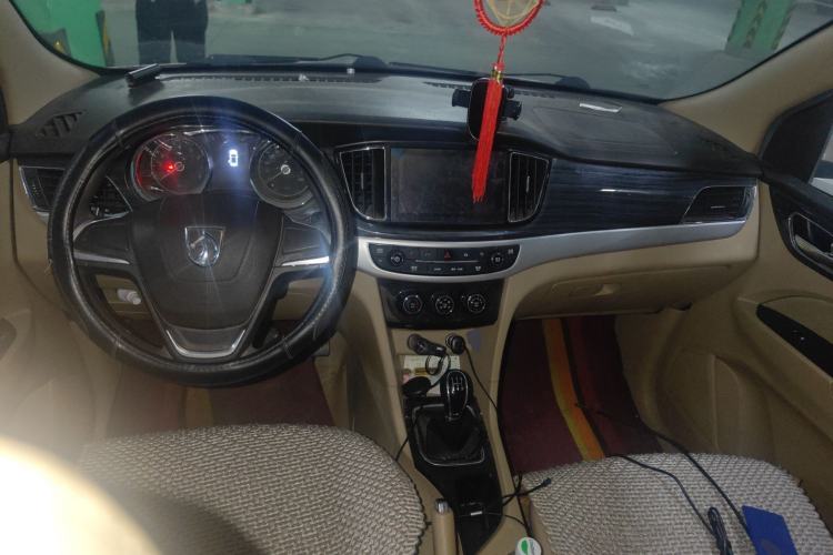 Used Baojun 730 2016 1.5L Manual Comfort Version 7 Seats China V Emission Standard Center Console