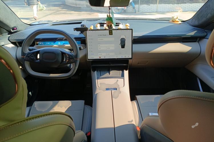 Used Lynk & Co Z10 2025 95 kWh 806 km Range Rear-Wheel Drive Advanced Driver-Assistance System Max