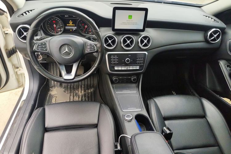 Used Mercedes-Benz GLA 2018 GLA 200 Fashion Model Center Console