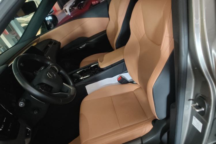 Used Lexus RX 2023 350h Two-Wheel Drive Enjoyment Version
