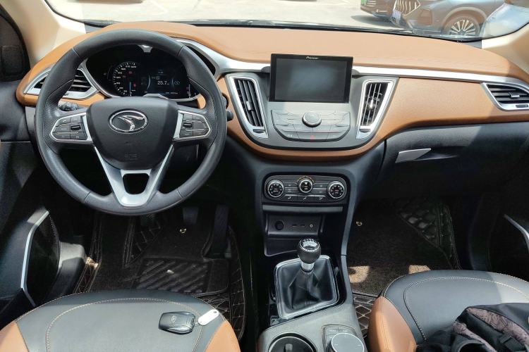 Used Soueast DX7 2016 1.5T Manual Triumph Edition
