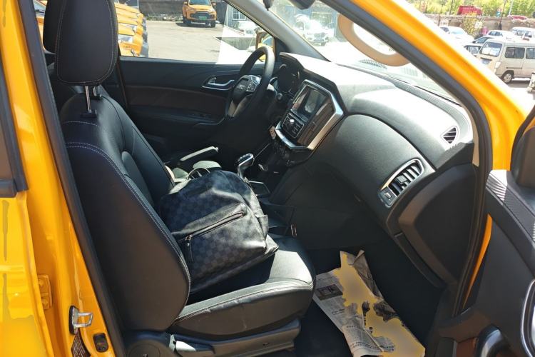 Used JMC Yuhu EV 2022 4x2 LX JX1032PSEF5BEV Right Front Seat