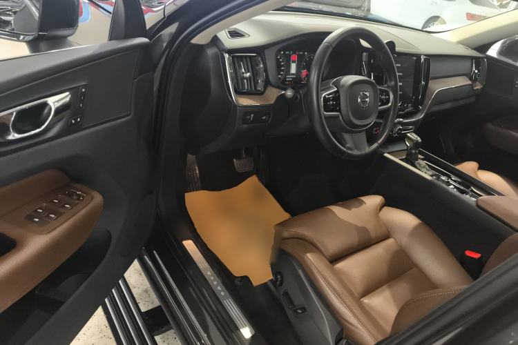 Used Volvo XC60 2018 T5 4x4 Zhiya Luxury Edition
