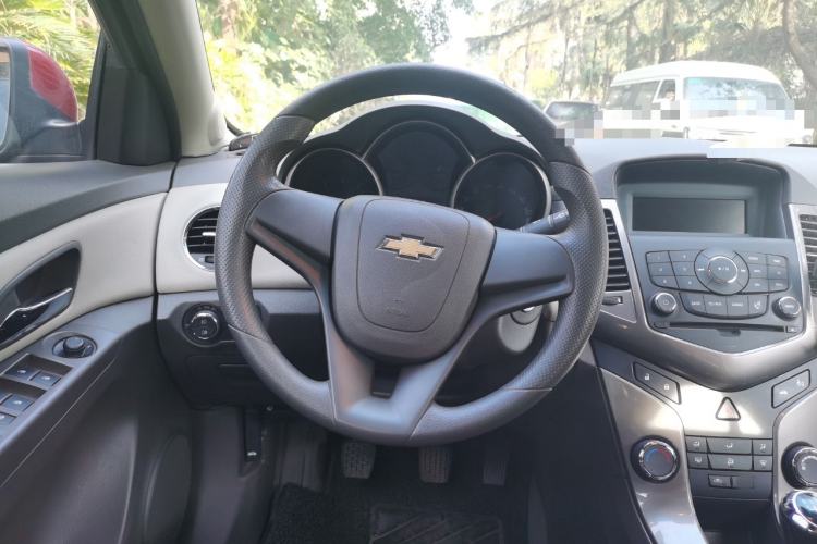 Used Chevrolet Cruze 2015 1.5L Classic SE MT
