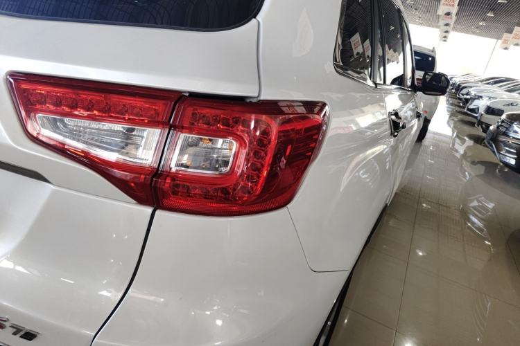 Used CHANGAN CS75 2016 2.0L Manual Luxury Version China IV Standard
