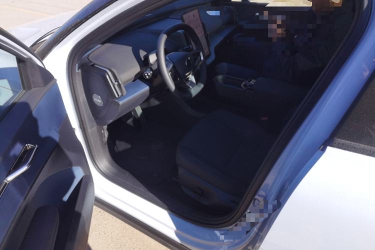 Used Volvo EX30 2025 Rear-Drive Long-Range Plus Model