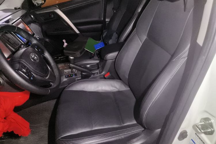 Used Toyota RAV4 2015 2.5L Automatic 4x4 Elite Edition
