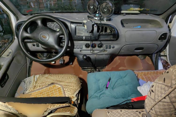 Used Ford Classic Transit 2013 2.8T Revised Diesel Standard Version with Long Wheelbase and High Roof – JX493ZLQ4 Center Console