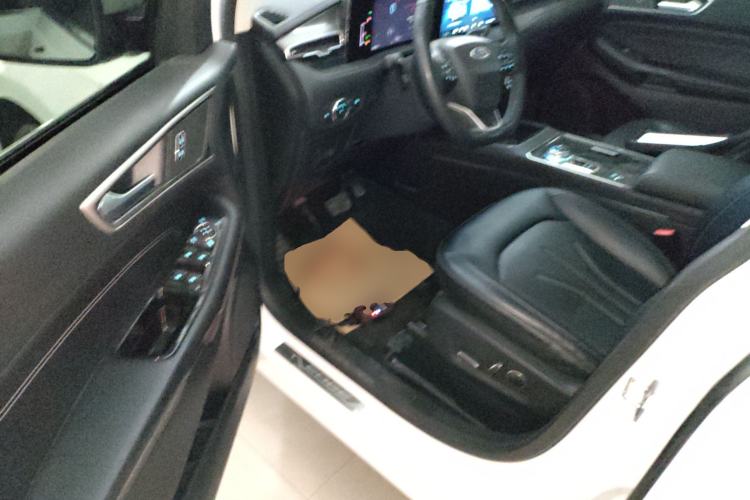 Used Ford Edge 2021 PLUS EcoBoost 245 Two-Wheel-Drive Platinum Edition 5 Seats
