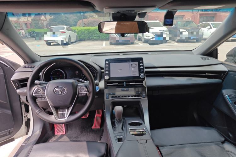 Used Toyota Avalon 2019 Dual-Engine 2.5L XLE Prestige Version China VI Standard