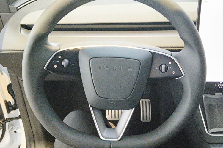 Used Tesla Model Y L 2025 Model Long-Range All-Wheel-Drive Version