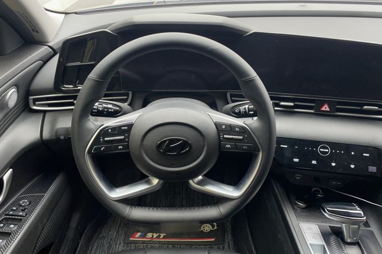 Used Hyundai Elantra 2021 1.5L CVT LUX Prestige Edition