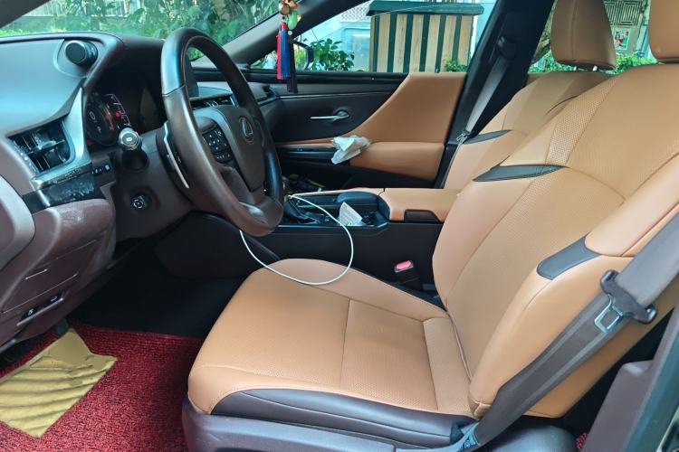 Used Lexus ES 2018 200 Excellence Edition China V Standard Left Front Seat