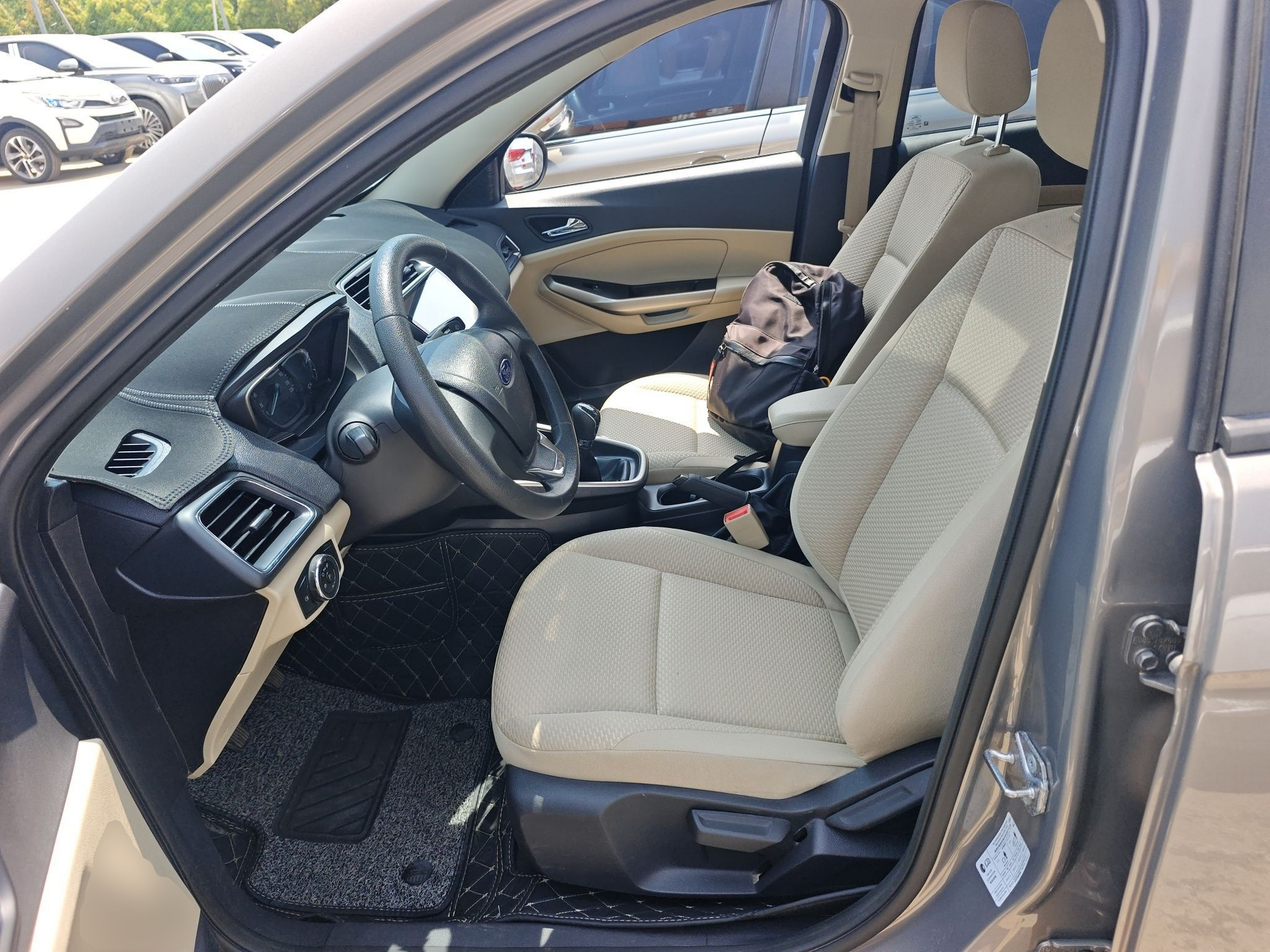 Interior delantero