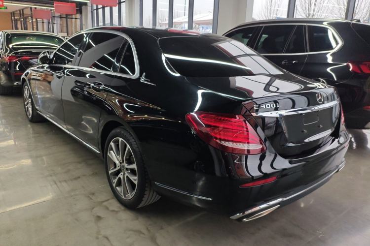 Used Mercedes-Benz E-Class 2018 Facelift E 300 L Luxury Edition
