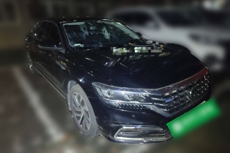 Used Volkswagen Passat New Energy 2019 430 PHEV Hybrid Luxury Edition Front Right 45 Deg