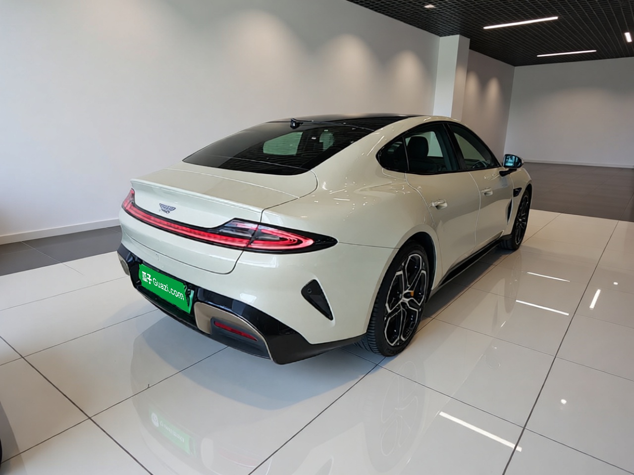 Xiaomi Auto SU7 2024 Rear-Drive Ultra-Long Range Advanced Pro-Level Intelligent Driving Version — снимка 6