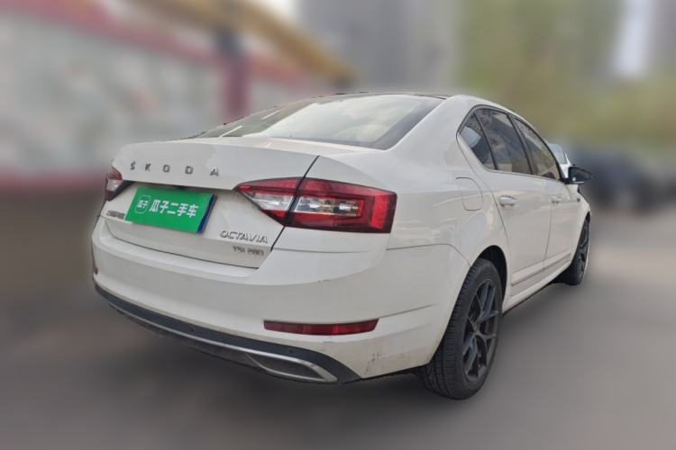 Used Skoda Octavia 2019 TSI280 DSG SmartDrive Luxury Edition China VI Rear Right 45 Deg