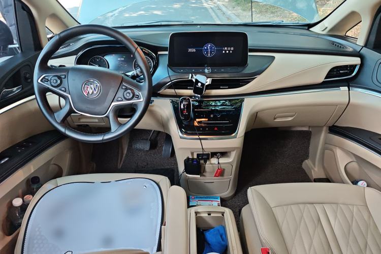 Used Buick GL8 2023 Facelifted Land Cruiser Executive Luxury Version