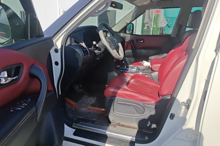 Used Nissan Patrol 2018 4.0L LinkedIn Edition Driver Seat