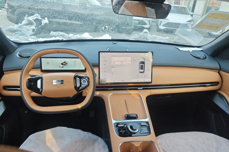 Used Geely Galaxy Xingjian 7 EM-i 2026 Model 130km Launch Edition Center Console