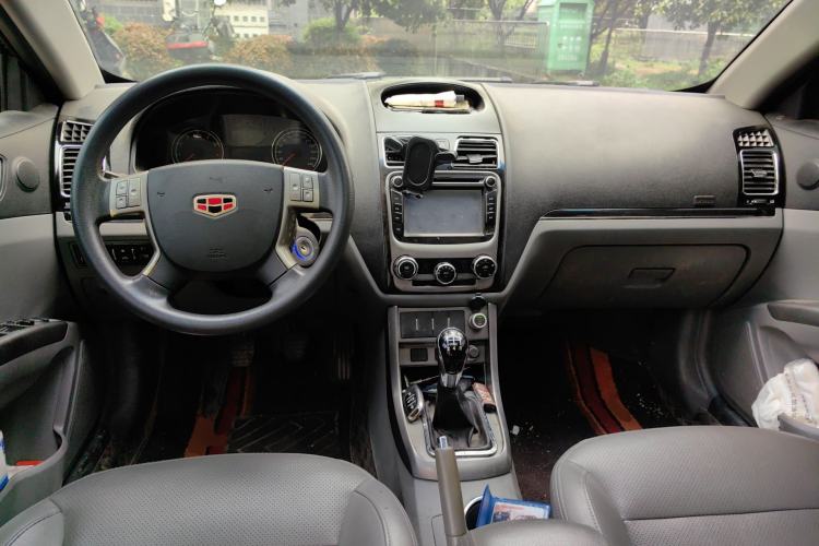 Used Geely Auto Classic Emgrand 2013 Sedan 1.5L Manual Entry-Level Model Center Console