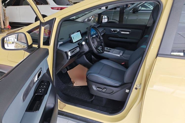 Used AION Y 2022 Plus 70 Tech Edition