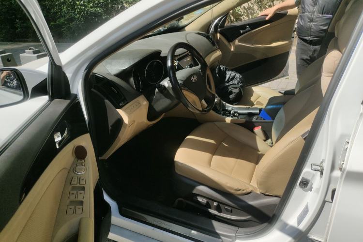 Used Hyundai Sonata 2014 2.0L Automatic Luxury Edition
