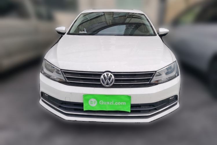 Used Volkswagen Sagitar 2015 1.6L Automatic Comfort Model
