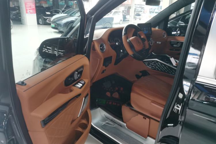 Used Mercedes-Benz Vito 2021 2.0T Elite Version 7 Seats Driver Seat