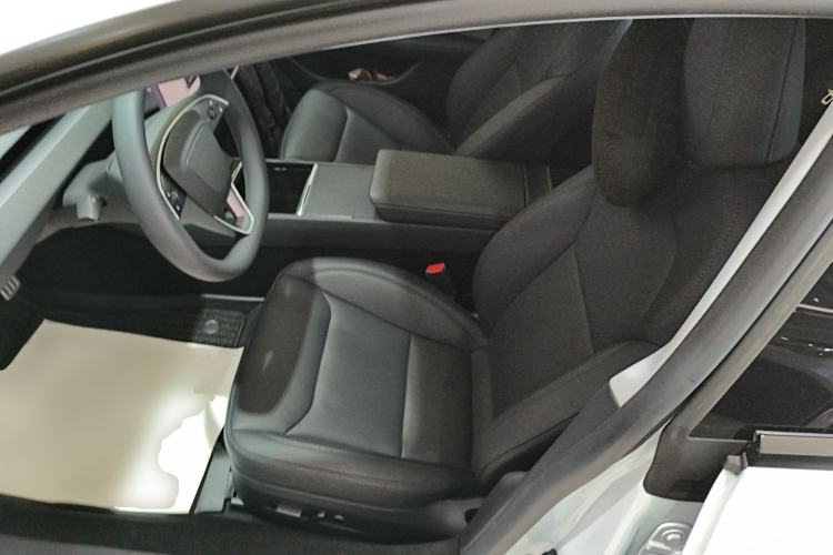 Used Tesla Model 3 2025 Rear-Wheel-Drive Version
