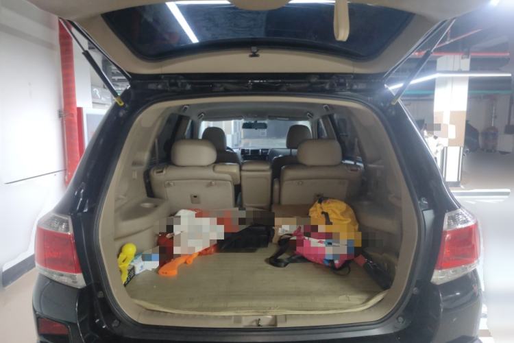 Used Toyota Highlander 2012 2.7L Two-Wheel Drive 5-Seater Sport Edition Trunk