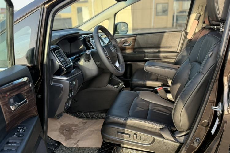 Used Honda Elysion 2016 2.4L Supreme Edition
