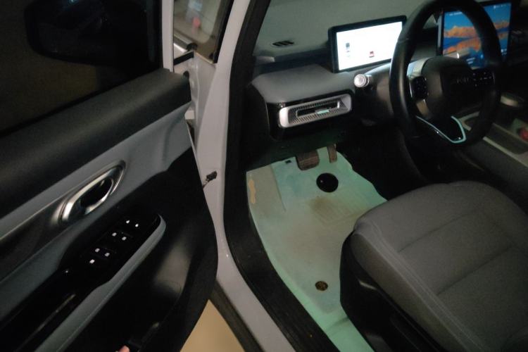 Used AION Y 2023 Plus 610 Enjoy Edition