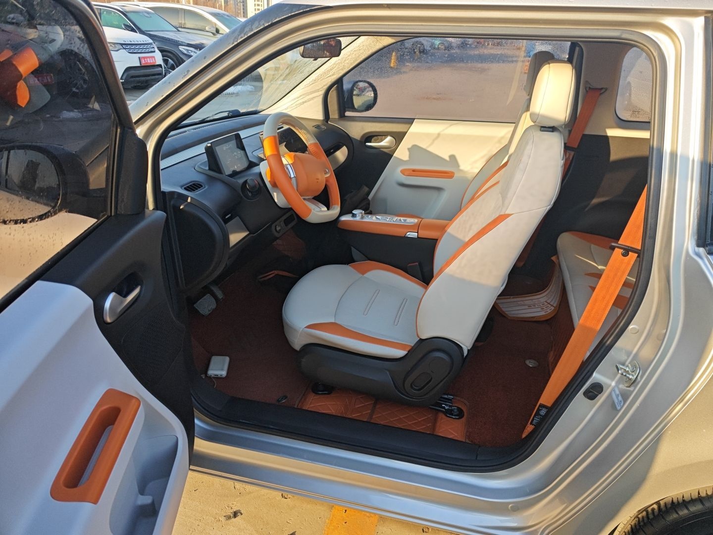 المقاعد الأمامية داخل السيارة