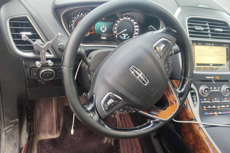 Used Lincoln MKX 2018 2.7T Four-Wheel Drive Prestige Edition Steering Wheel