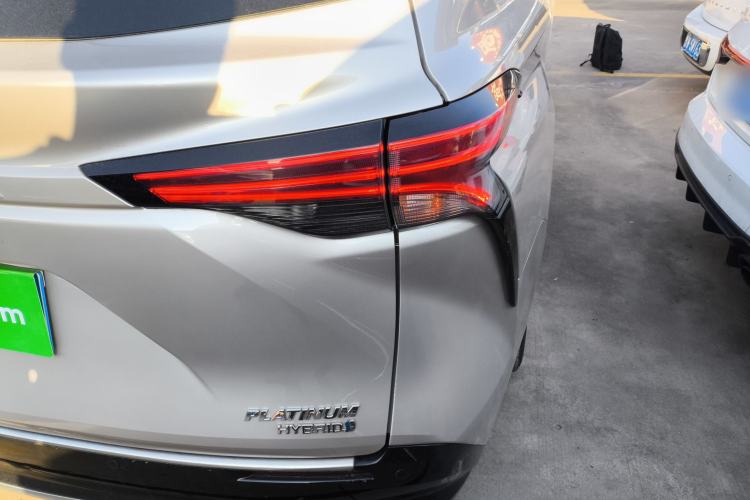 Used Toyota Sienna 2021 2.5L Hybrid Platinum Edition