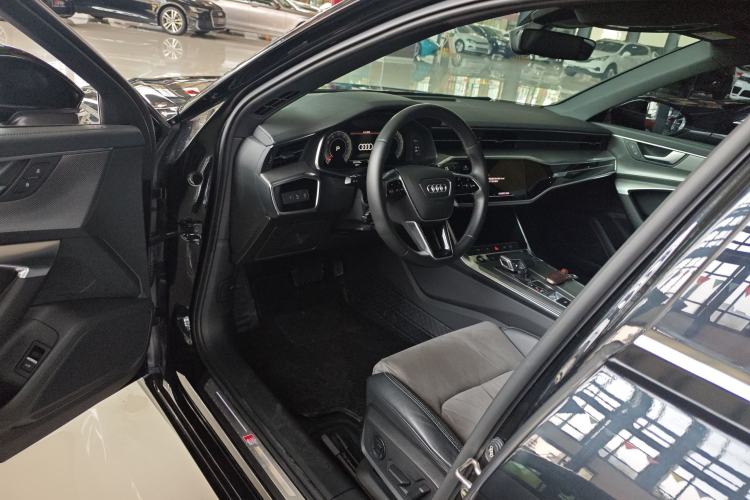 Used Audi A6L 2022 40 TFSI Luxury Dynamic Model
