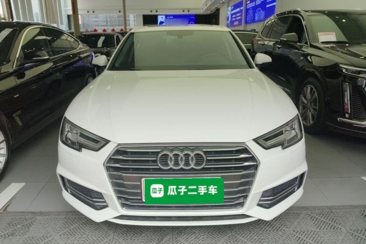 Used Audi A4L 2019 40 TFSI Ambition China VI Front