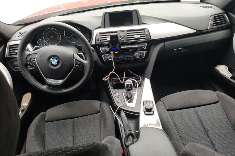 Used BMW 3 Series 2017 320i M Sport Interior 2