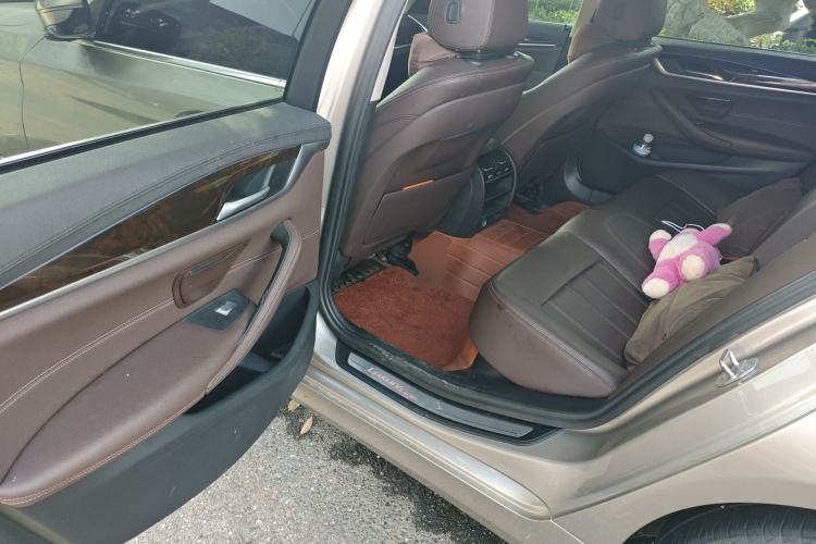 Used BMW 5 Series 2019 Facelifted 525Li Luxury Package Left Rear Seat