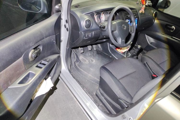 Used Nissan Livina 2010 JINRUI Edition 1.6L Manual Smart Model Driver Seat