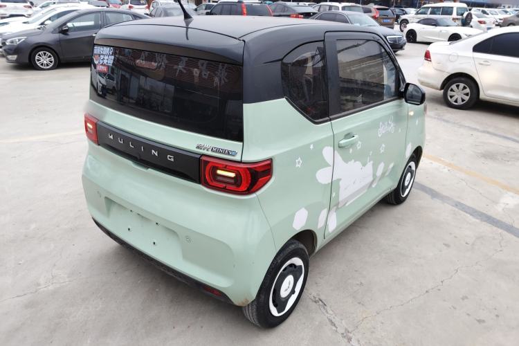 Used Wuling Hongguang MINIEV 2021 Macaron Sandwich Model 120 km Lithium Iron Phosphate
