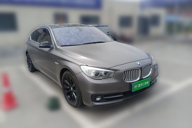 Used BMW 5 Series GT 2015 528i Leading Model Front Right 45 Deg